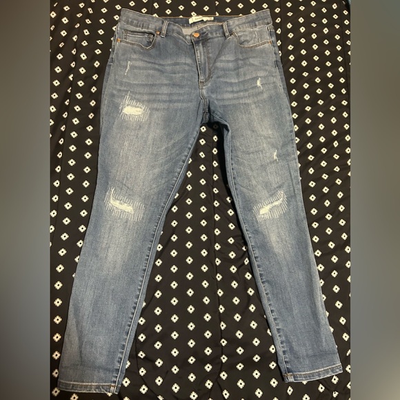 JustFab distressed Denim jeans- size 34 - Picture 1 of 8